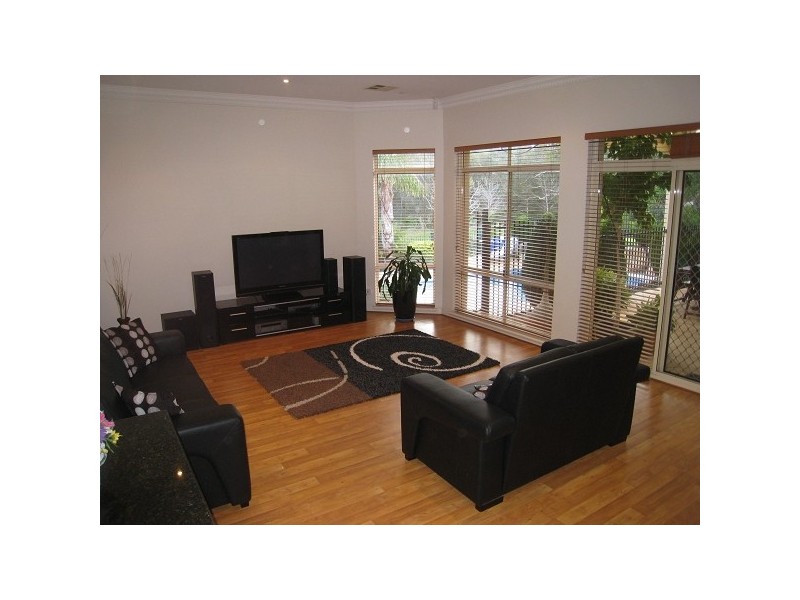 43 Piccadilly Circus, Golden Grove SA 5125