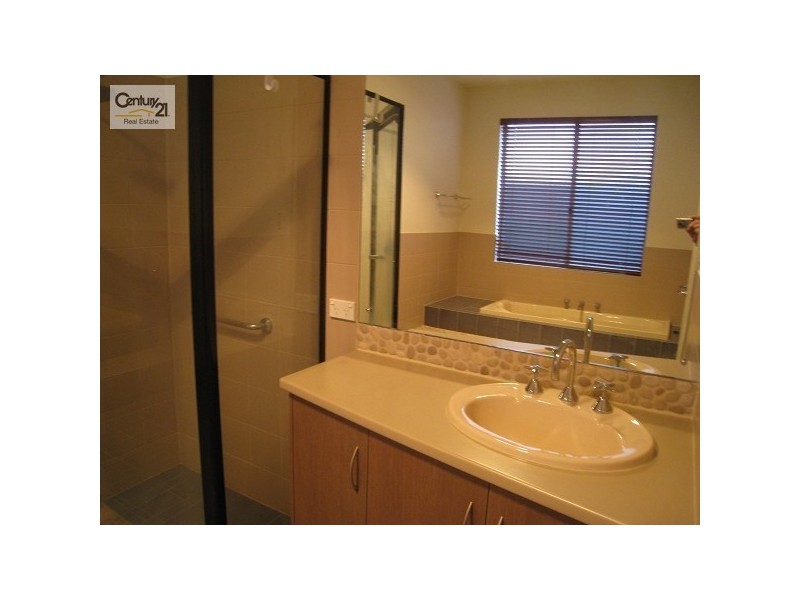 26 Maple Circuit, Mawson Lakes SA 5095