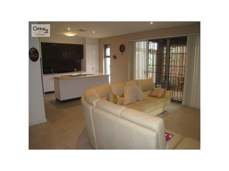 26 Maple Circuit, Mawson Lakes SA 5095