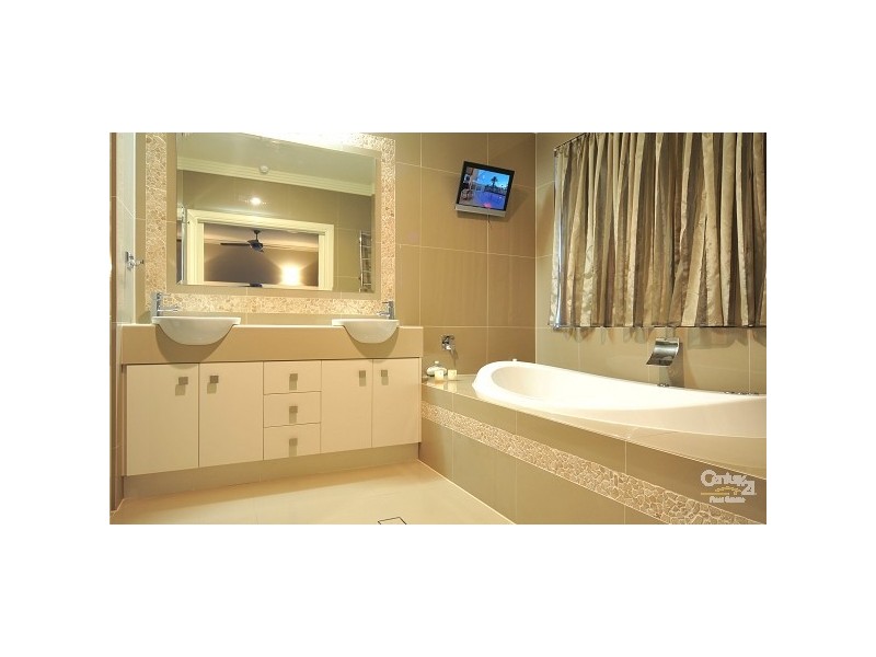 36B Lomond Circuit, Mawson Lakes SA 5095