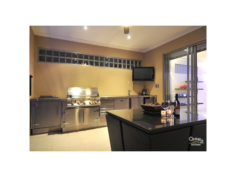 36B Lomond Circuit, Mawson Lakes SA 5095