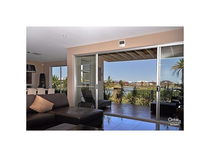 54 Isla Circuit, Mawson Lakes SA 5095