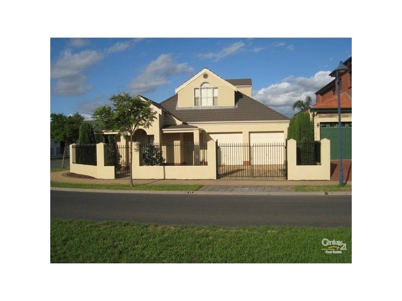 43 lomond Circuit, Mawson Lakes SA 5095