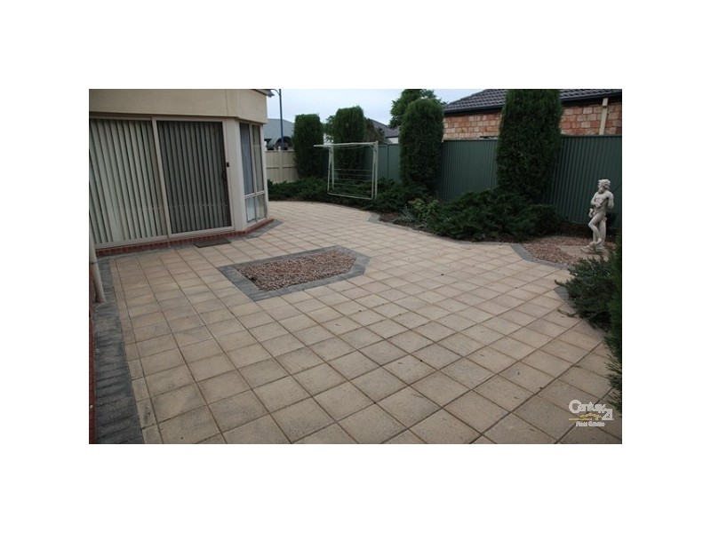 43 lomond Circuit, Mawson Lakes SA 5095