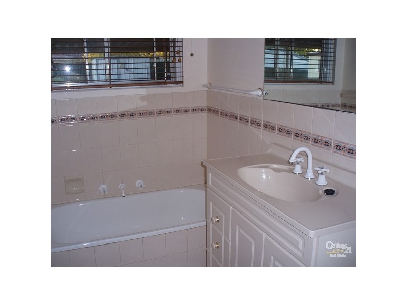 35 Chapman Crescent, Redwood Park SA 5097