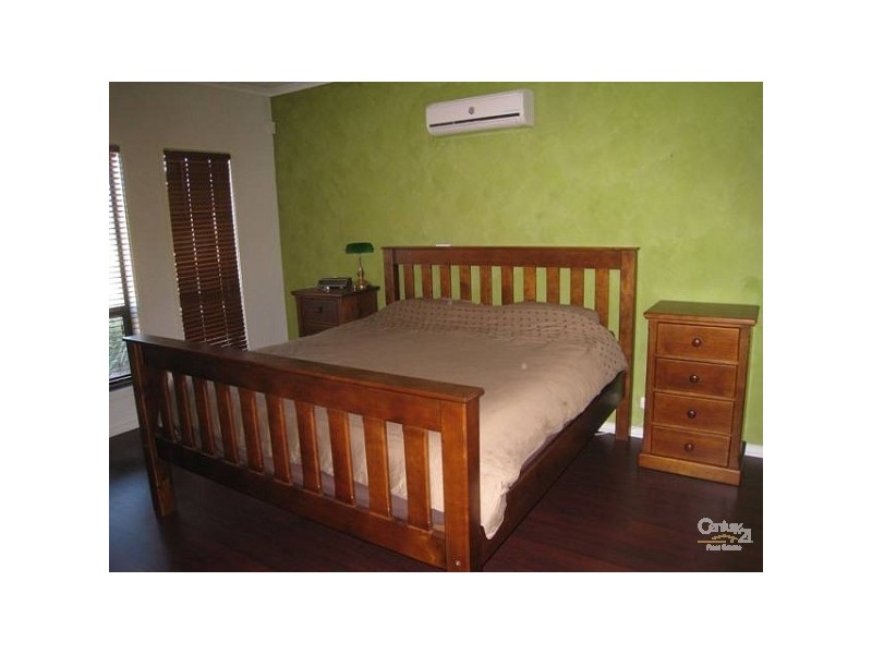 13 Brimpton Avenue, Mawson Lakes SA 5095