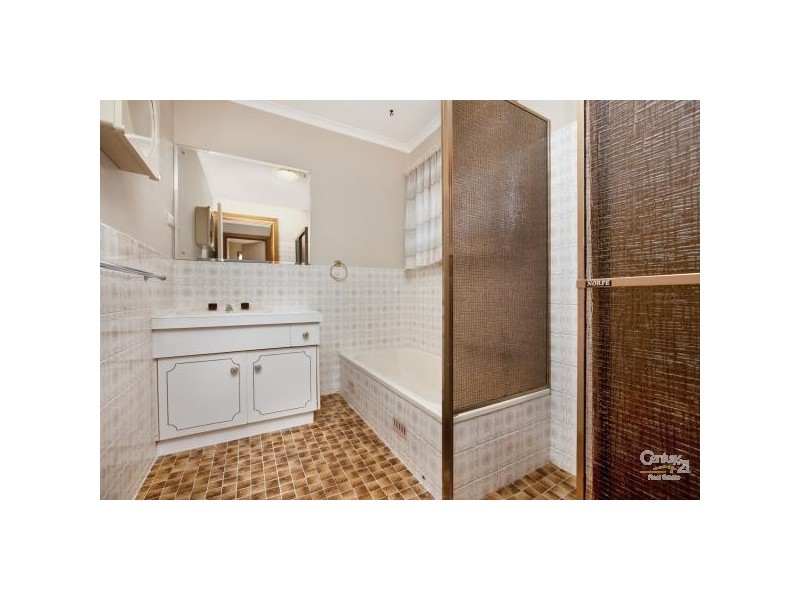 2/2 Maughan Avenue, Redwood Park SA 5097