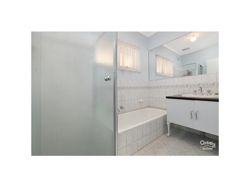 27 Rialto Avenue, Para Hills SA 5096