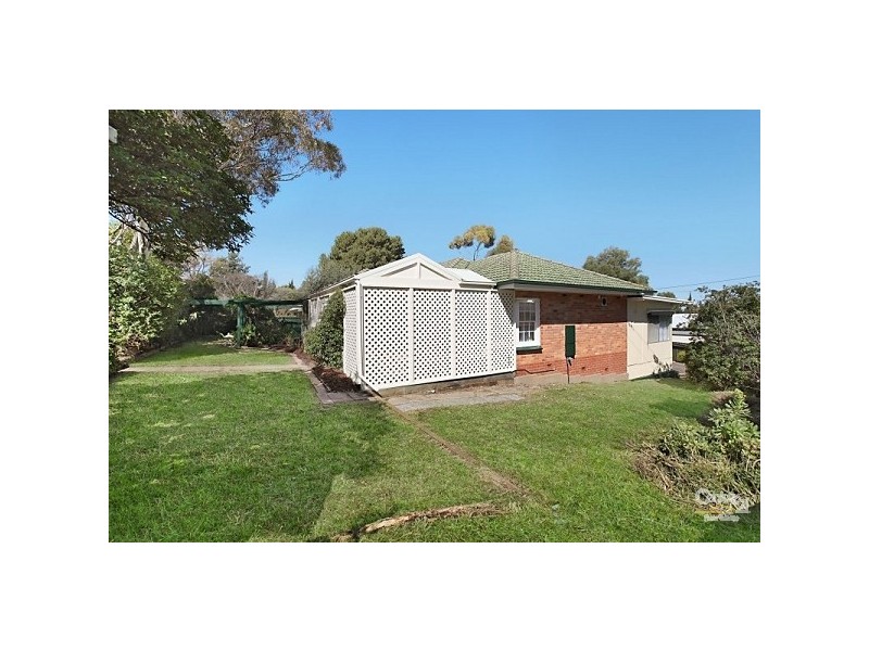 27 Rialto Avenue, Para Hills SA 5096