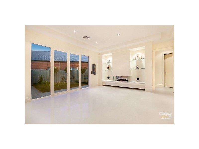 9 Dutton Avenue, Mawson Lakes SA 5095
