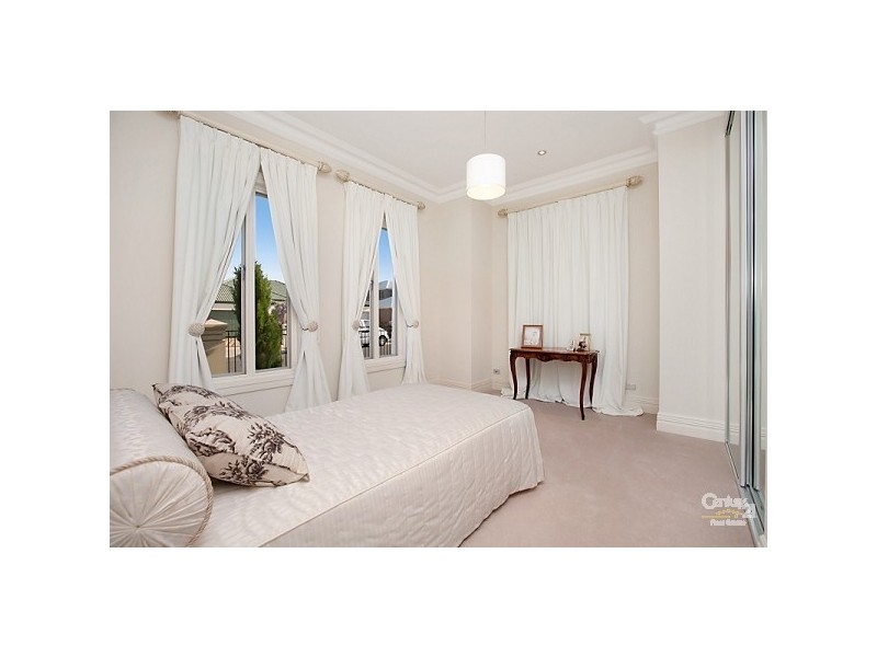 9 Dutton Avenue, Mawson Lakes SA 5095