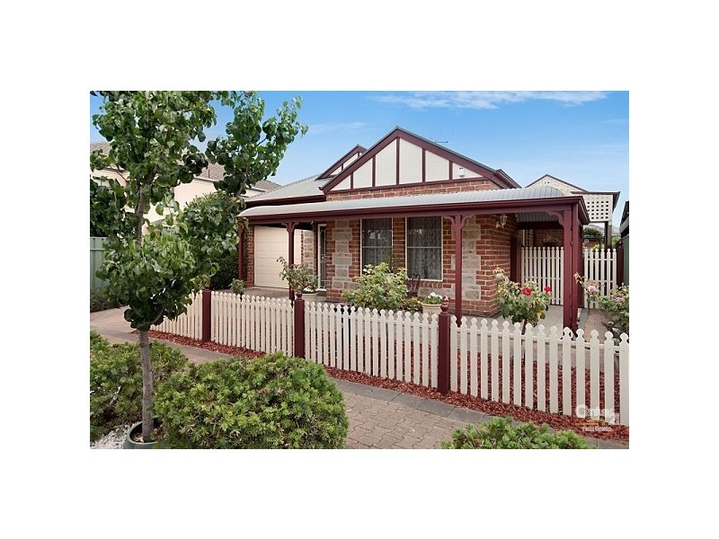 13 Parkdale Crescent, Mawson Lakes SA 5095