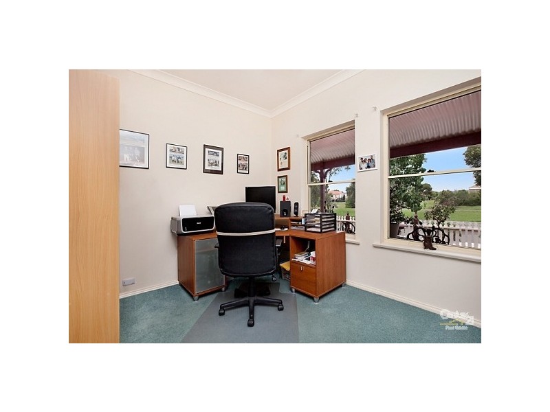 13 Parkdale Crescent, Mawson Lakes SA 5095