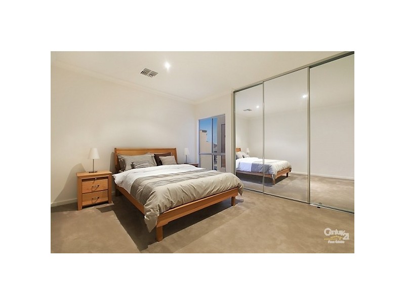 33 Santorini Walk, Mawson Lakes SA 5095