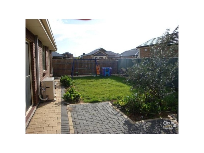 27 Innes Circuit, Mawson Lakes SA 5095