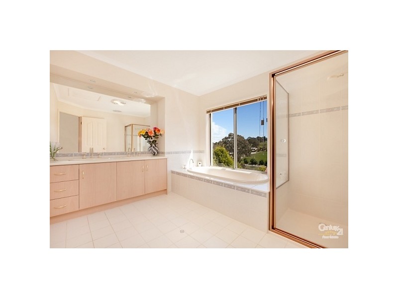 4 Bray Road, Mount Barker SA 5251