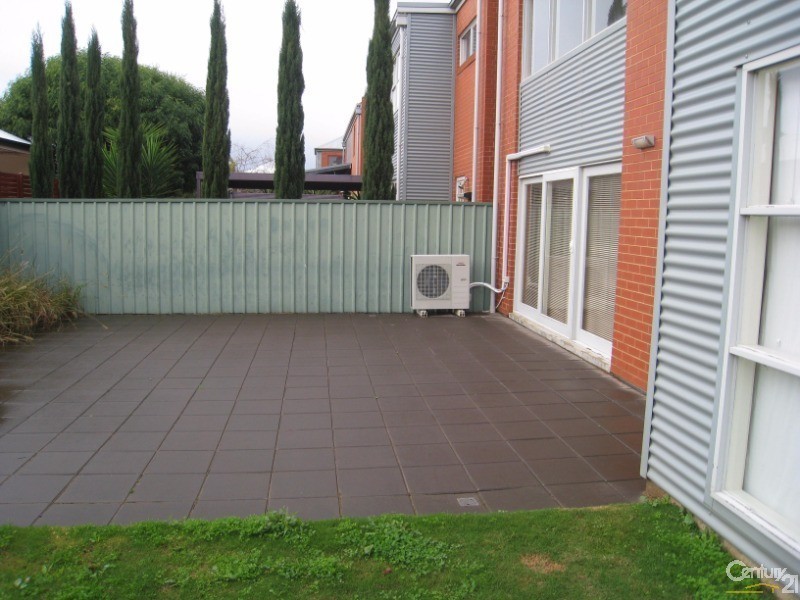 6 Wharfdale Lane, Mawson Lakes SA 5095