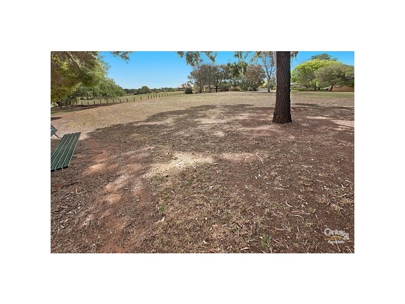 1 Raymel Court, Campbelltown SA 5074