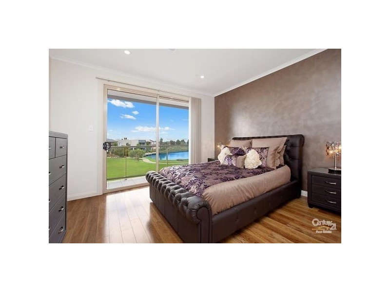 11a MacMillan Avenue, Mawson Lakes SA 5095