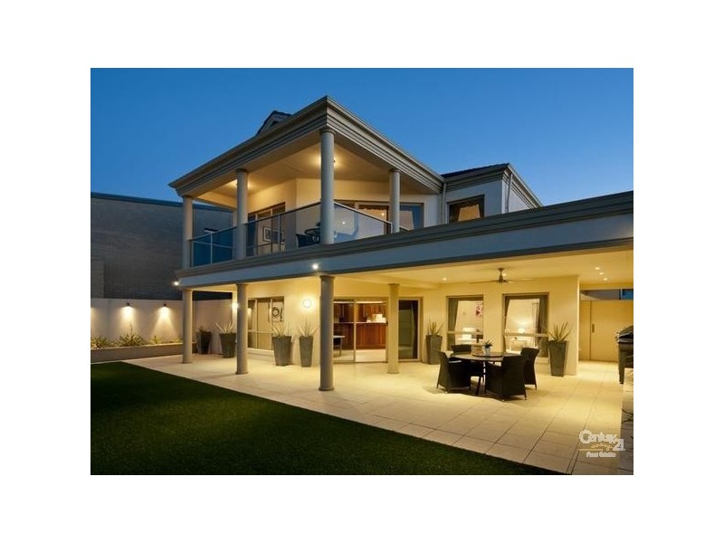 8 Lakeside Close, Mawson Lakes SA 5095