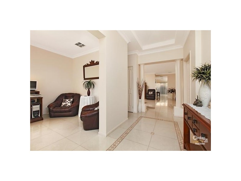 14 McKinlay Court, Mawson Lakes SA 5095