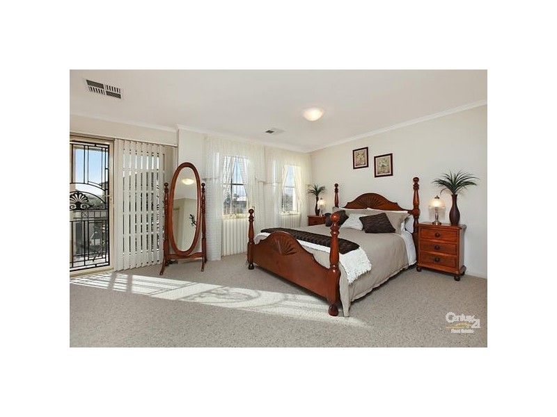 14 McKinlay Court, Mawson Lakes SA 5095