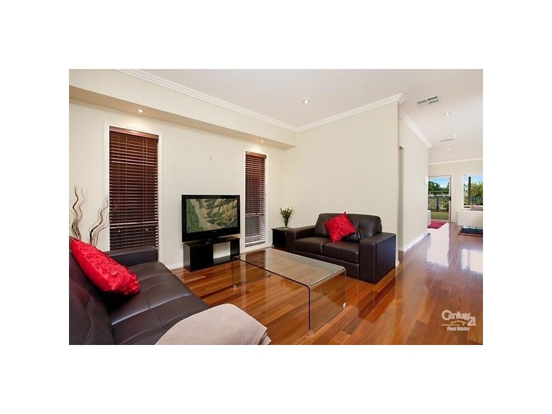 28 Lomond Circuit, Mawson Lakes SA 5095