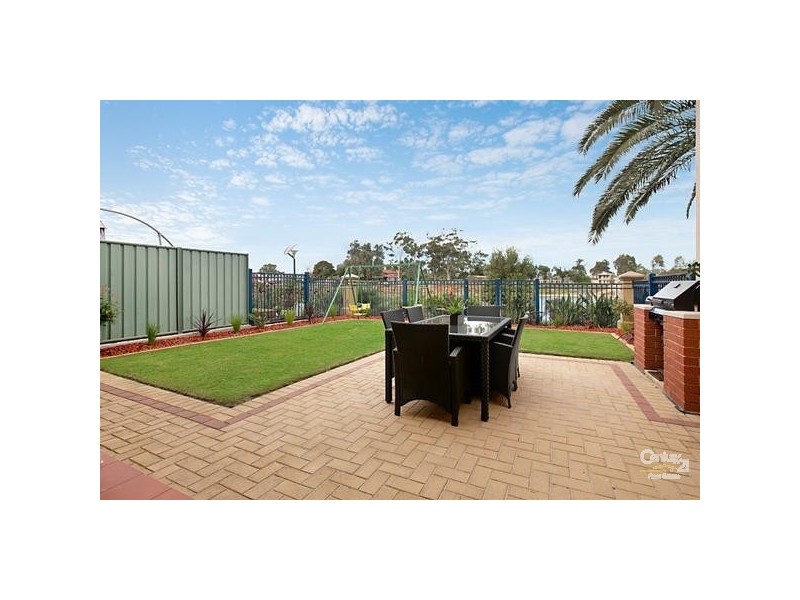 28 Lomond Circuit, Mawson Lakes SA 5095