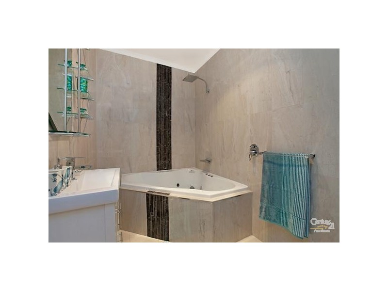 17 Coventry Street, Mawson Lakes SA 5095