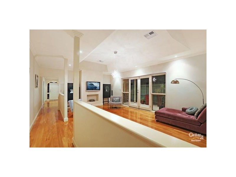 3 Oriole Walk, Mawson Lakes SA 5095