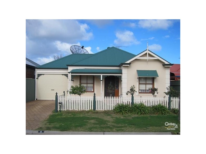 4 Blue Wren Circuit, Mawson Lakes SA 5095