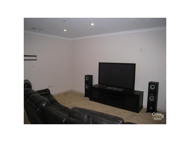 27 Golden Circuit, Parafield Gardens SA 5107