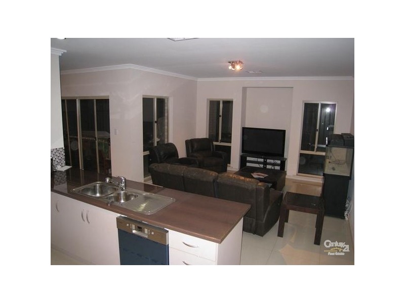 27 Golden Circuit, Parafield Gardens SA 5107