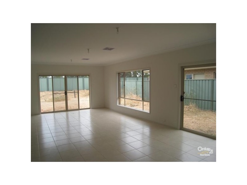 1 Chapman Court, Mawson Lakes SA 5095