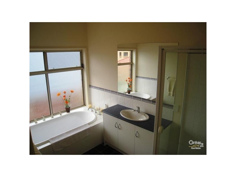 6 Spencer Court, Mawson Lakes SA 5095