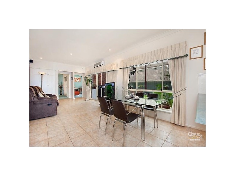 13 Parkdale Crescent, Mawson Lakes SA 5095