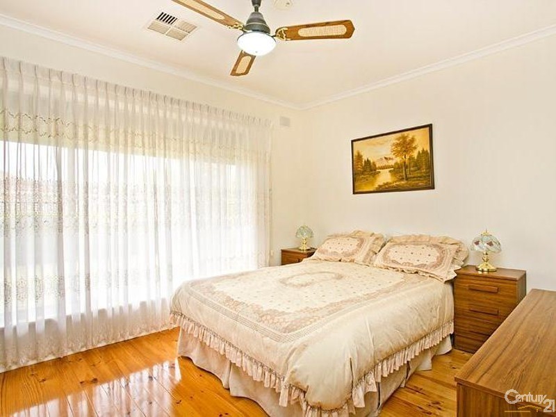 11 St Ives Drive, Parafield Gardens SA 5107