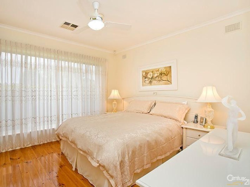 11 St Ives Drive, Parafield Gardens SA 5107