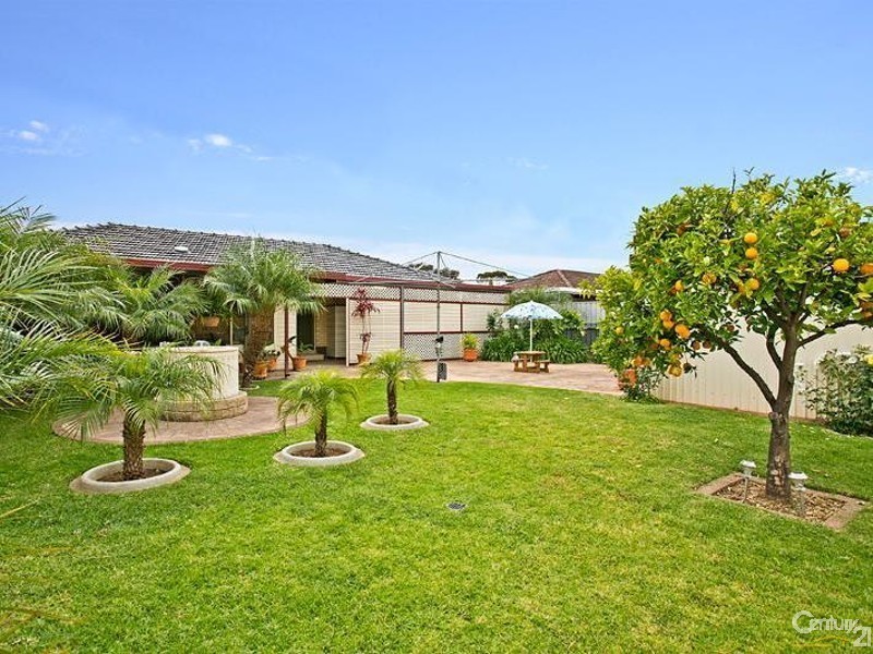 11 St Ives Drive, Parafield Gardens SA 5107