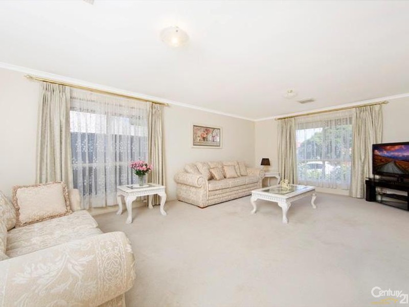 4 Jackaroo Crescent, Walkley Heights SA 5098
