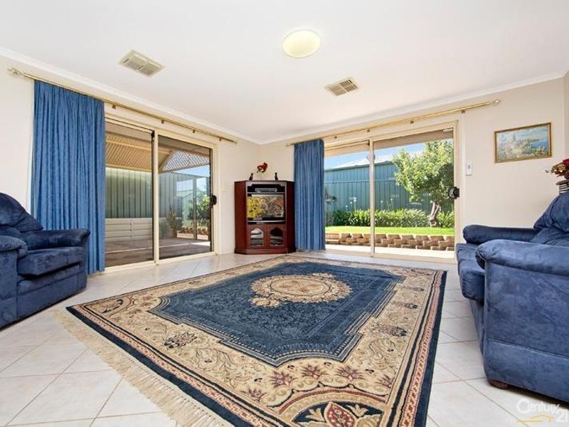 4 Jackaroo Crescent, Walkley Heights SA 5098