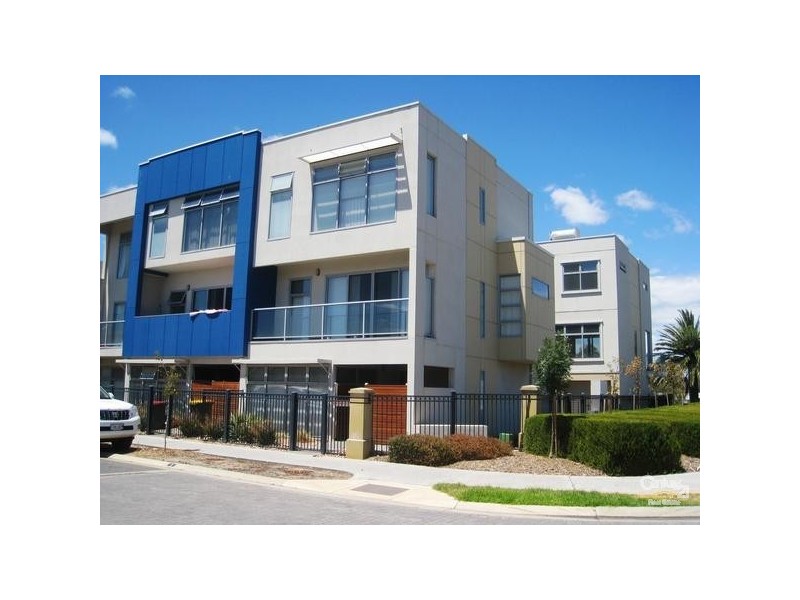 1/1 St Kitts Place, Mawson Lakes SA 5095