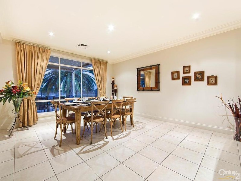 9 McKinlay Court, Mawson Lakes SA 5095