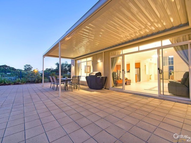 9 McKinlay Court, Mawson Lakes SA 5095