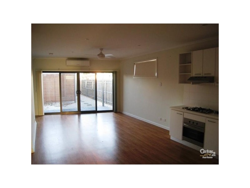 16 Hindmarsh Circuit, Mawson Lakes SA 5095
