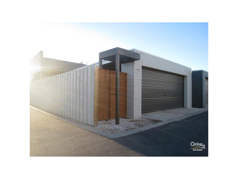 16 Hindmarsh Circuit, Mawson Lakes SA 5095