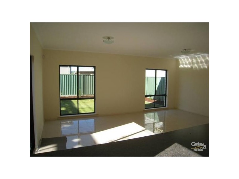 26 Caswell Cct, Mawson Lakes SA 5095