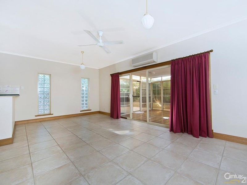 4 Blue Wren Circuit, Mawson Lakes SA 5095