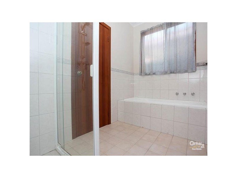 17 Maple Circuit, Mawson Lakes SA 5095