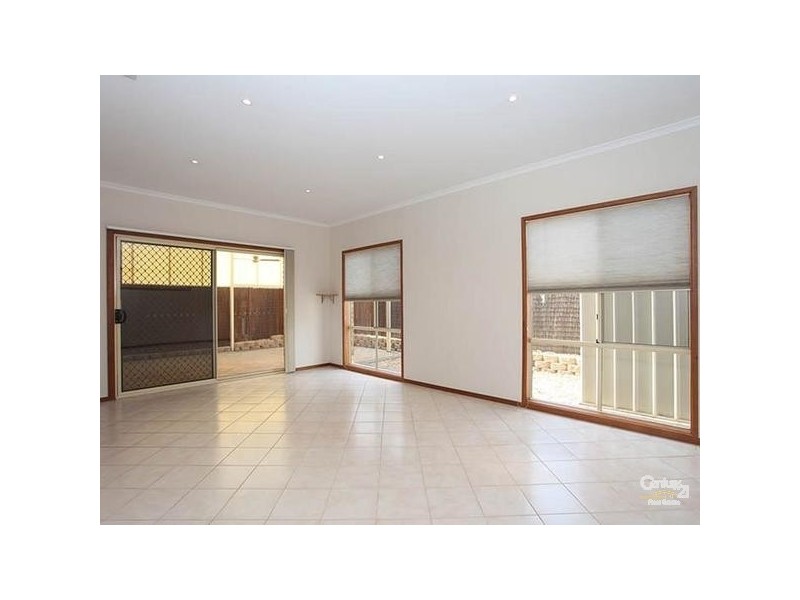 17 Maple Circuit, Mawson Lakes SA 5095